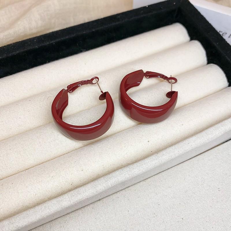 Silver Needle Acrylic C-shaped Hoops: Elegant & Versatile Design Earrings.