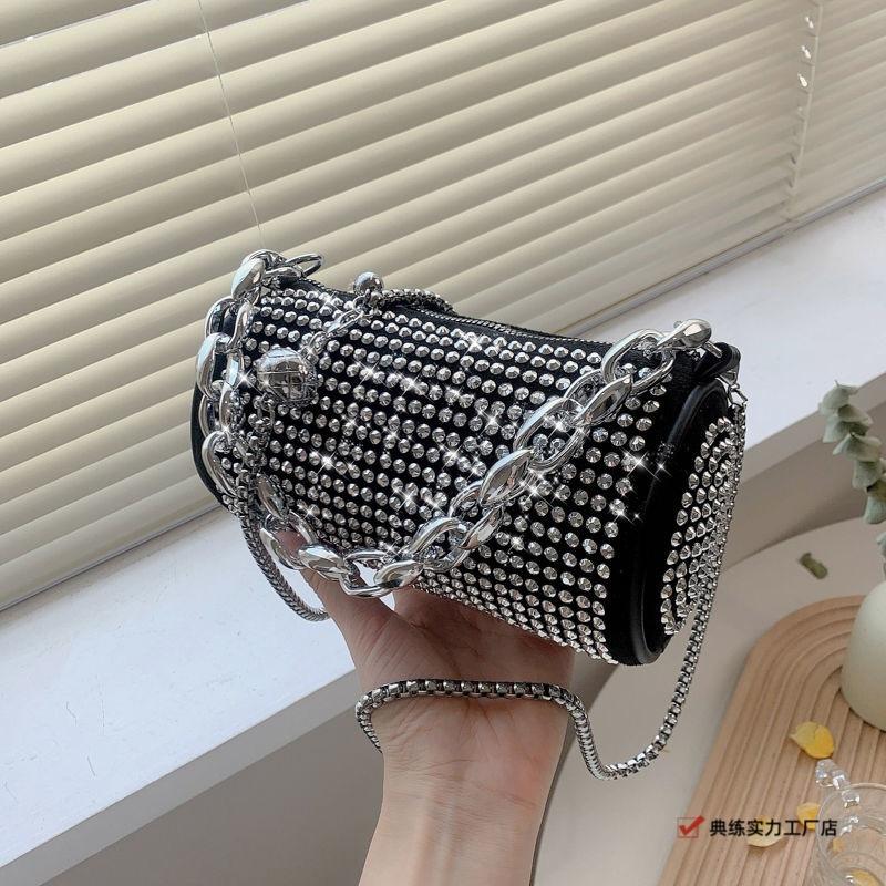 This year's popular small bags are women's summer versatile new trendy fashion shoulder messenger bags trendy diamond-encrusted cylindrical bags