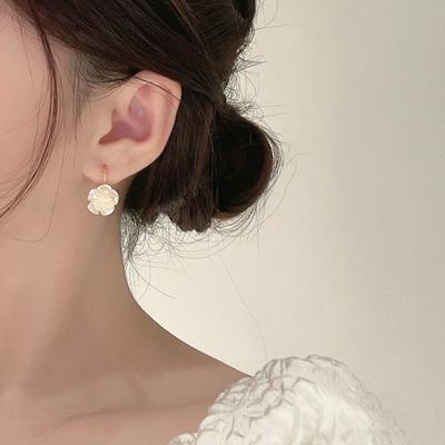 Luxus Kamelie Perle Ohrstecker Charm Elegante Eesign Weiße Blume Dangler Frauen Party Trend Stil Geschenk Chic Schmuck