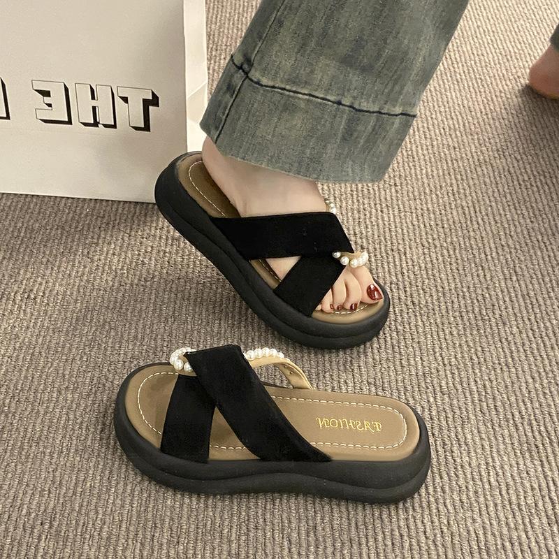 Thick-bottomed Cool Slippers Women's Outer Wear 2025 Summer New Fashion Roman Pearl Muffin Fairy Style Slippers Female Tide