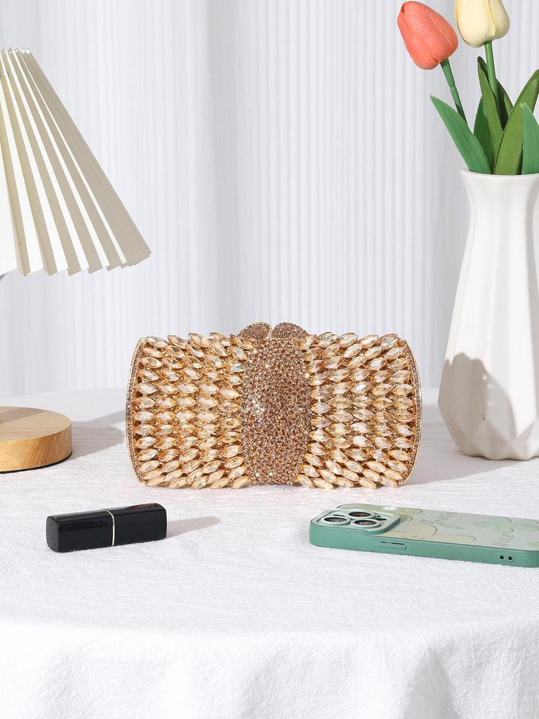 European-American Rhinestone Clutch: Creative Hollowed-Out Women's Evening Handbag for Banquets