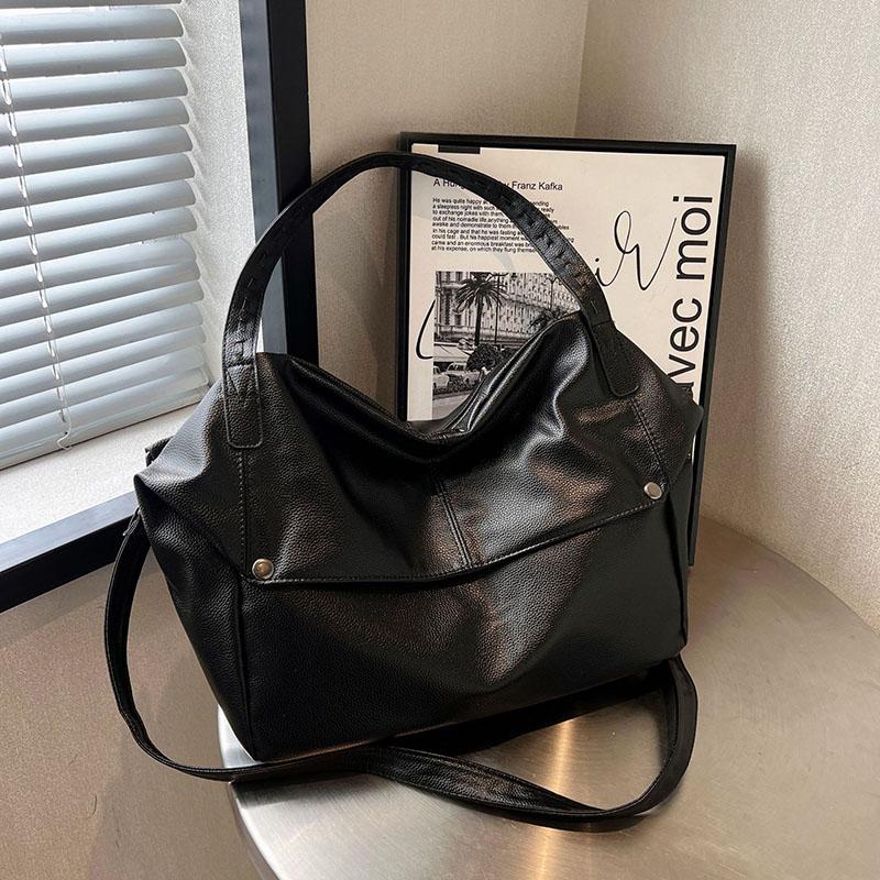 Autumn And Winter Large Capacity Tote Bag Korean Style Commuting Leisure Shoulder Bag Women'S Armpit Bag Pu Pillow Bag