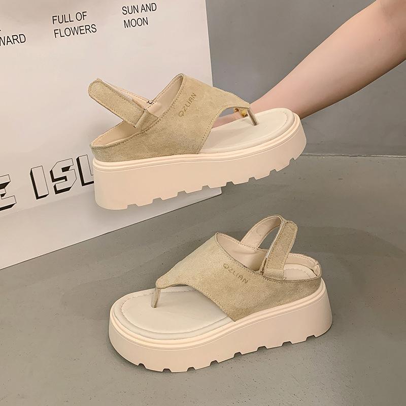 

Женские сандалии на плоской подошве 2025 лето новые нескользящие мягкая подошва на одном ремешке уличная обувь пляжная обувь универсальная женская обувь 40