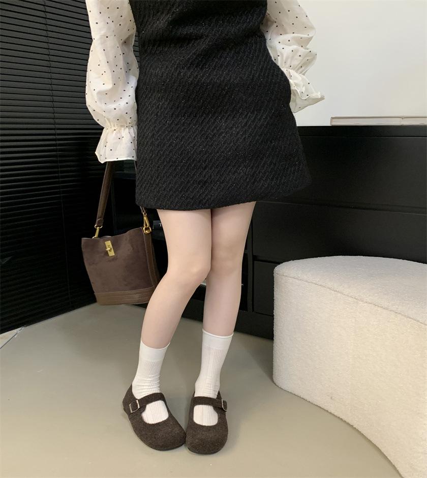 

2025 winter new single shoes women s French gentle wind round head shallow mouth Mary Jane shoes commuter shoes versatile 39 темно-коричневого