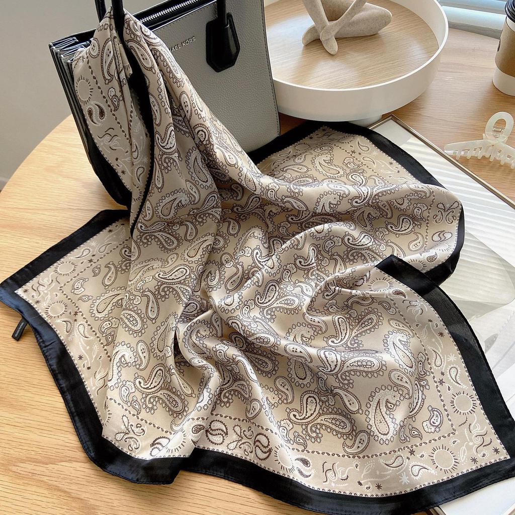 Luxusdesign Paisley-Druck Kleiner quadratischer Schal Simulierte Seide Dünner Halsschal Reifer Stil Sonnenschutz Kopftuch für Frauen