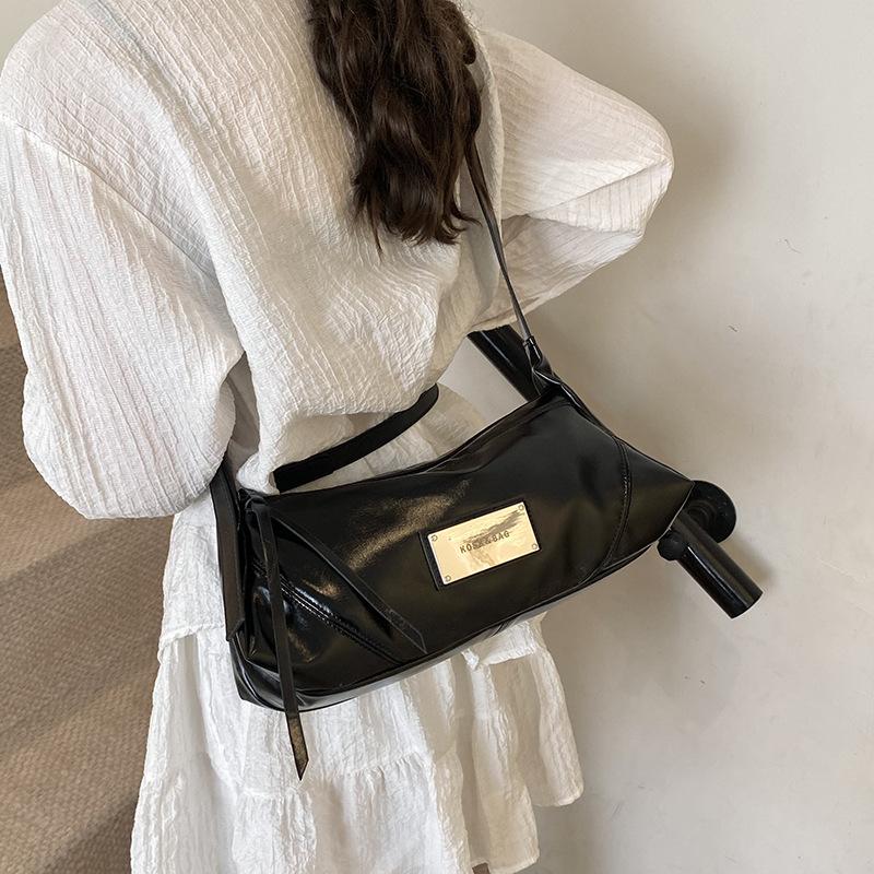 Korean Ins Trend Versatile Underarm Bag Female College Students Class Commuter Shoulder Bag 2025 New Niche Fashion