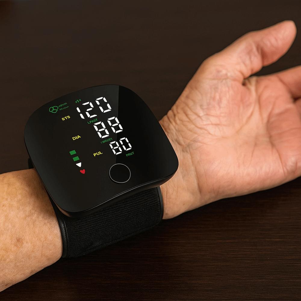 Smart Touch Digitalt Håndleddsblodtrykksapparat LCD-skjerm Sfigmomanometer Helseovervåking