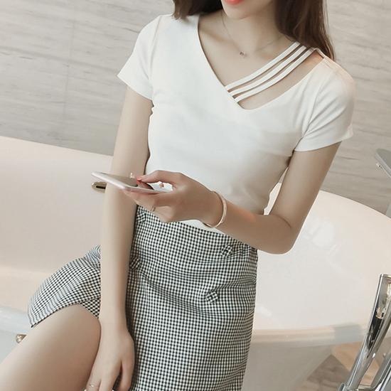 Summer Korean Version Slimming Short Sleeved Solid Color Base Shirt V-neck Shoulder Slip T-shirt Fashion Women's Clothing