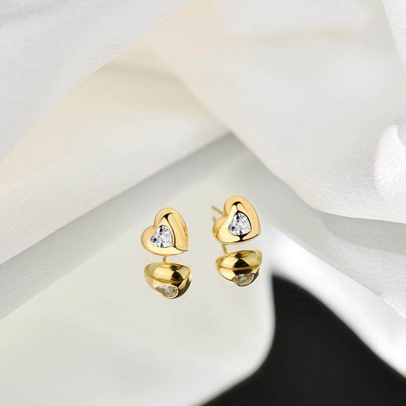 Gentle Style Love Earrings High-end Earrings for Women's Temperament Niche Design Light Luxury Versatile New
