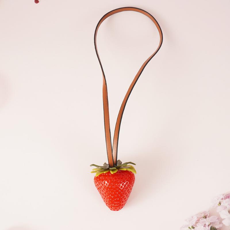 

Simulation Resin Strawberry Bag Pendant Fashionable Fruit Pendant Couple Bag Hanging Bag Parts Accessories Gift A1