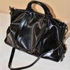 Womens Handbag With Soft Handle And Multiple Compartments For Everyday Style