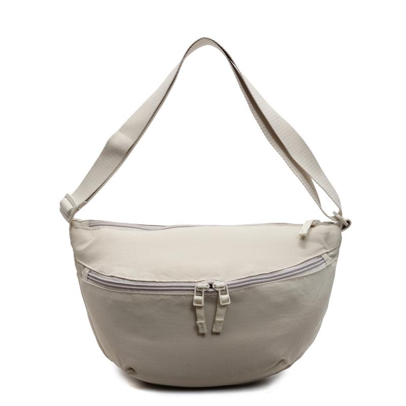 Korean version of popular fashion breast bag women's new simple shoulder bag large capacity light casual messenger bag