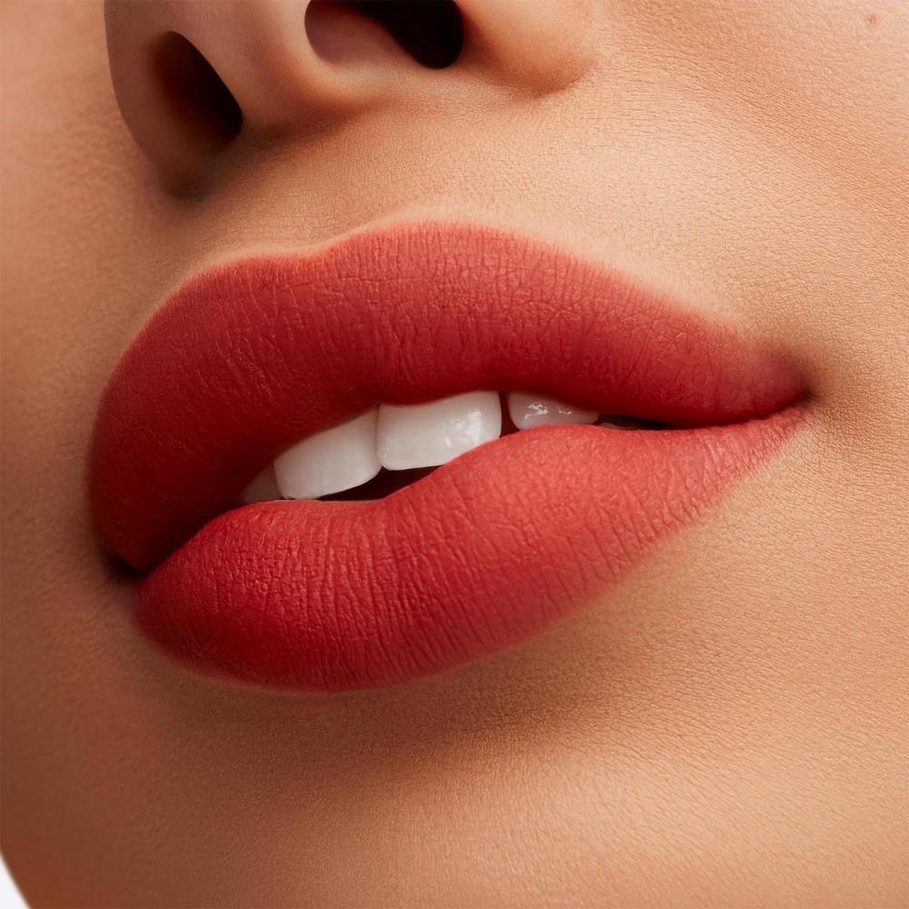 Mac Make PdR Kiss Liq L coL Rhy N R