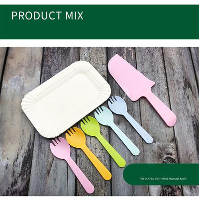 Ensemble Couteau à Gâteau, Fourchette et Cuillère Trois-en-Un, Assiette à Dîner et Fourchette Jetables Outils à Gâteau, Ensemble de Vaisselle de Table pour Anniversaire Halloween Noël pour la Cuisson de Gâteaux