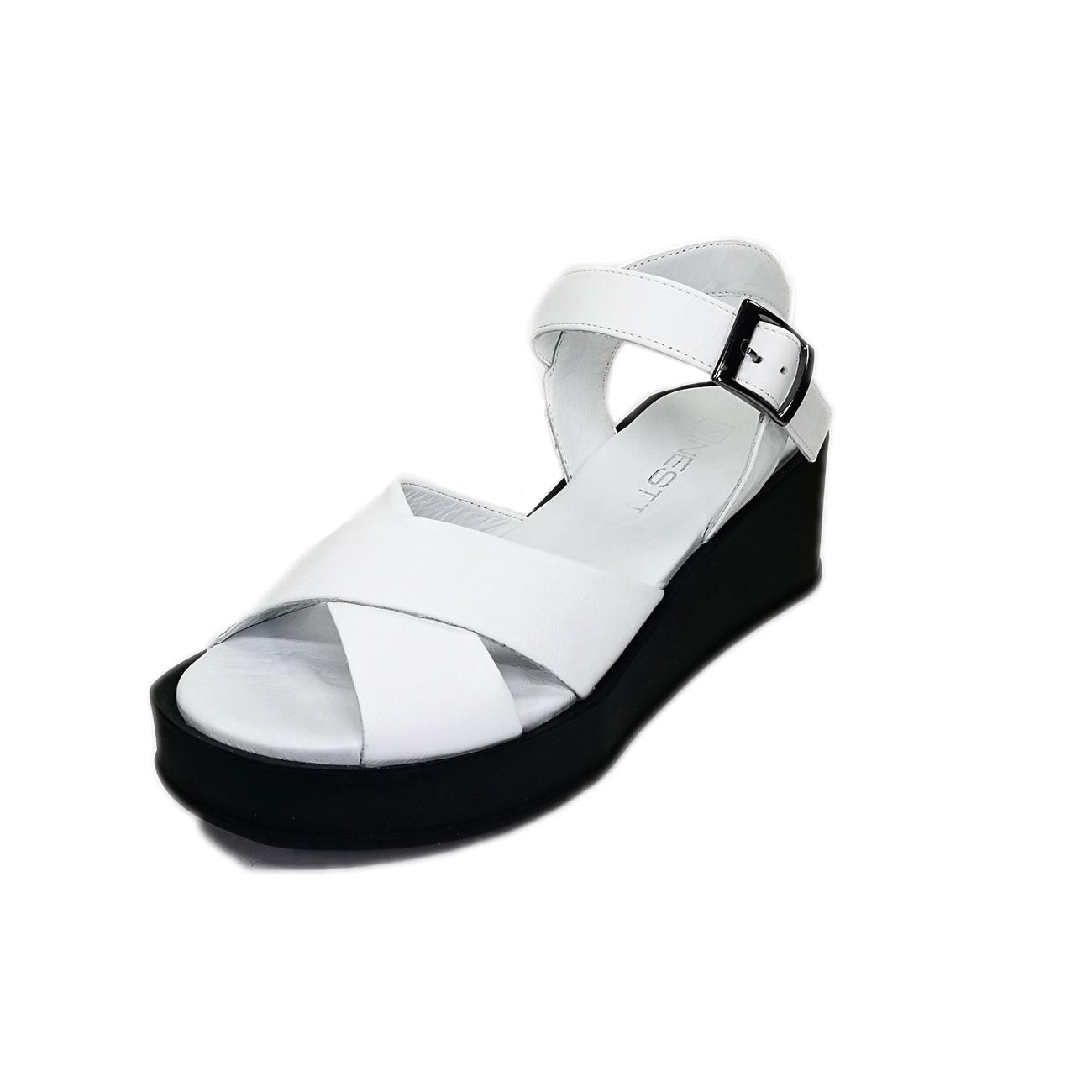 

Женские кожаные сандалии Janest 146-4503