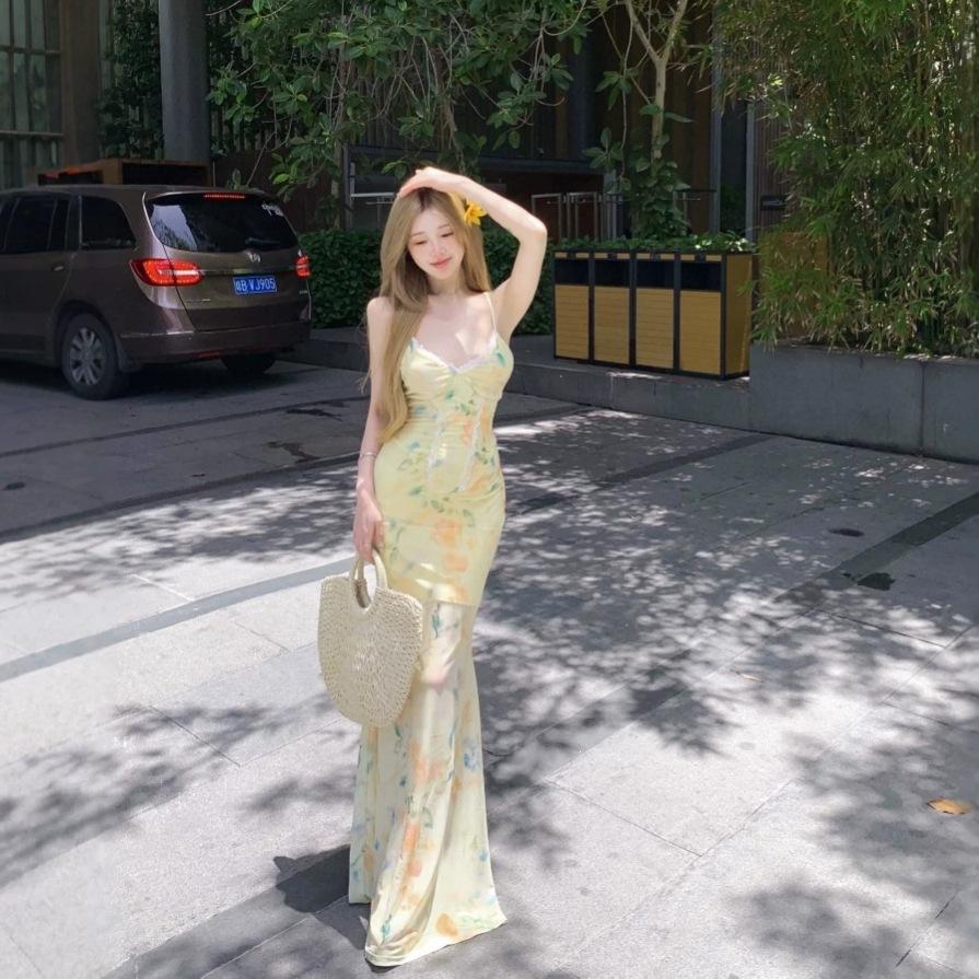 French yellow tulle splicing suspender dress women's summer seaside vacation pleated sexy fishtail hip-wrapped dress