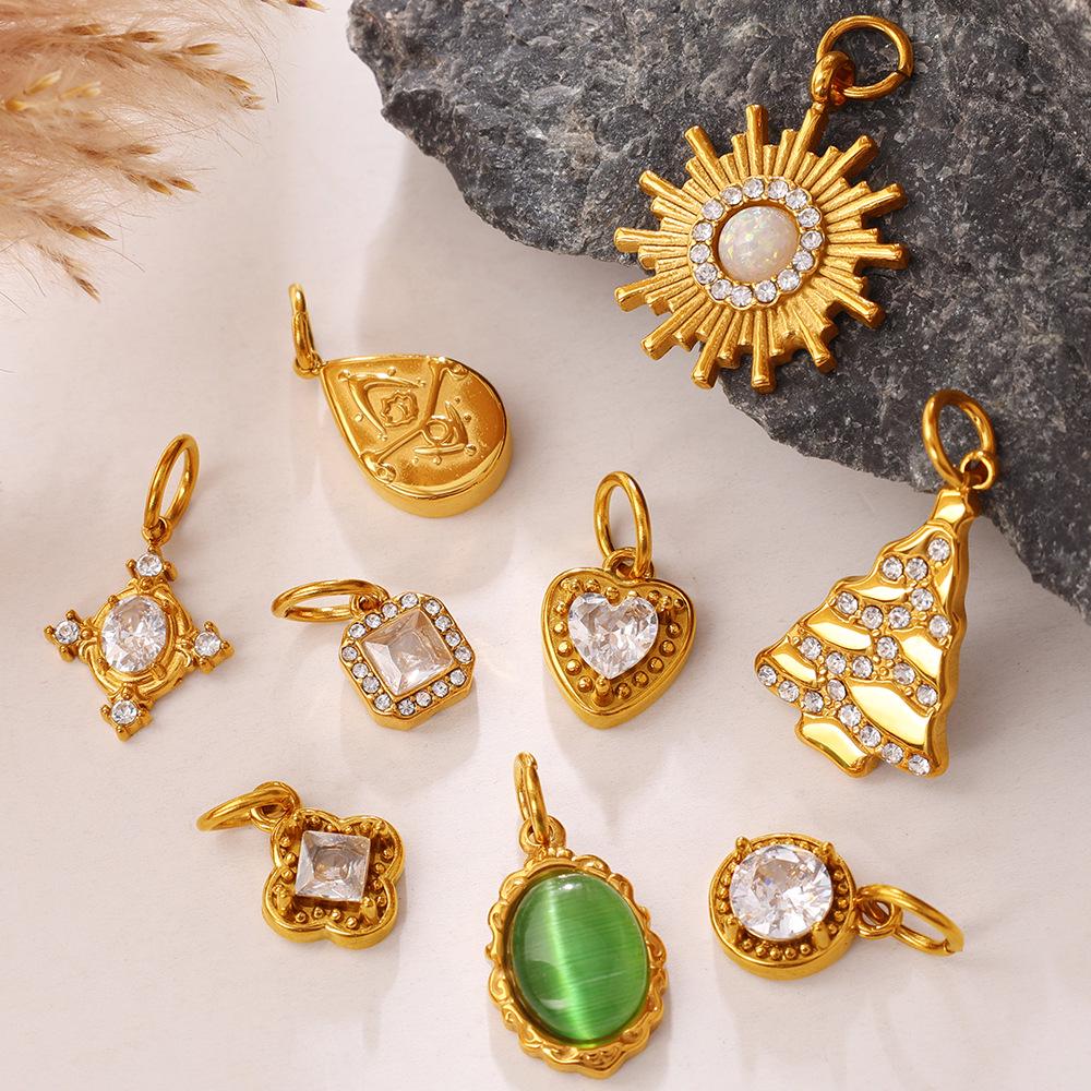 European & American Cross-Border Rhinestone Pendant - Luxury Retro Musical Note Guitar Ornament