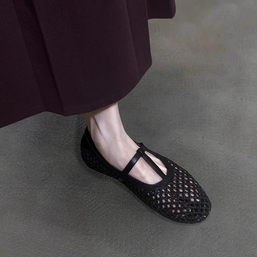 Hollow and breathable outer wear summer Mary Jane sandals women's word with round head shallow mouth flat bottom small single shoes