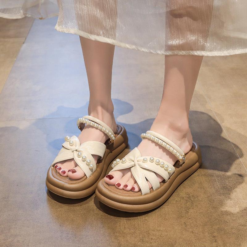 New Slippers Female Summer Fairy Wind Wear Fashion Internet Celebrity Pearl Thick Bottom Casual Two Wear Beach Cool Slippers