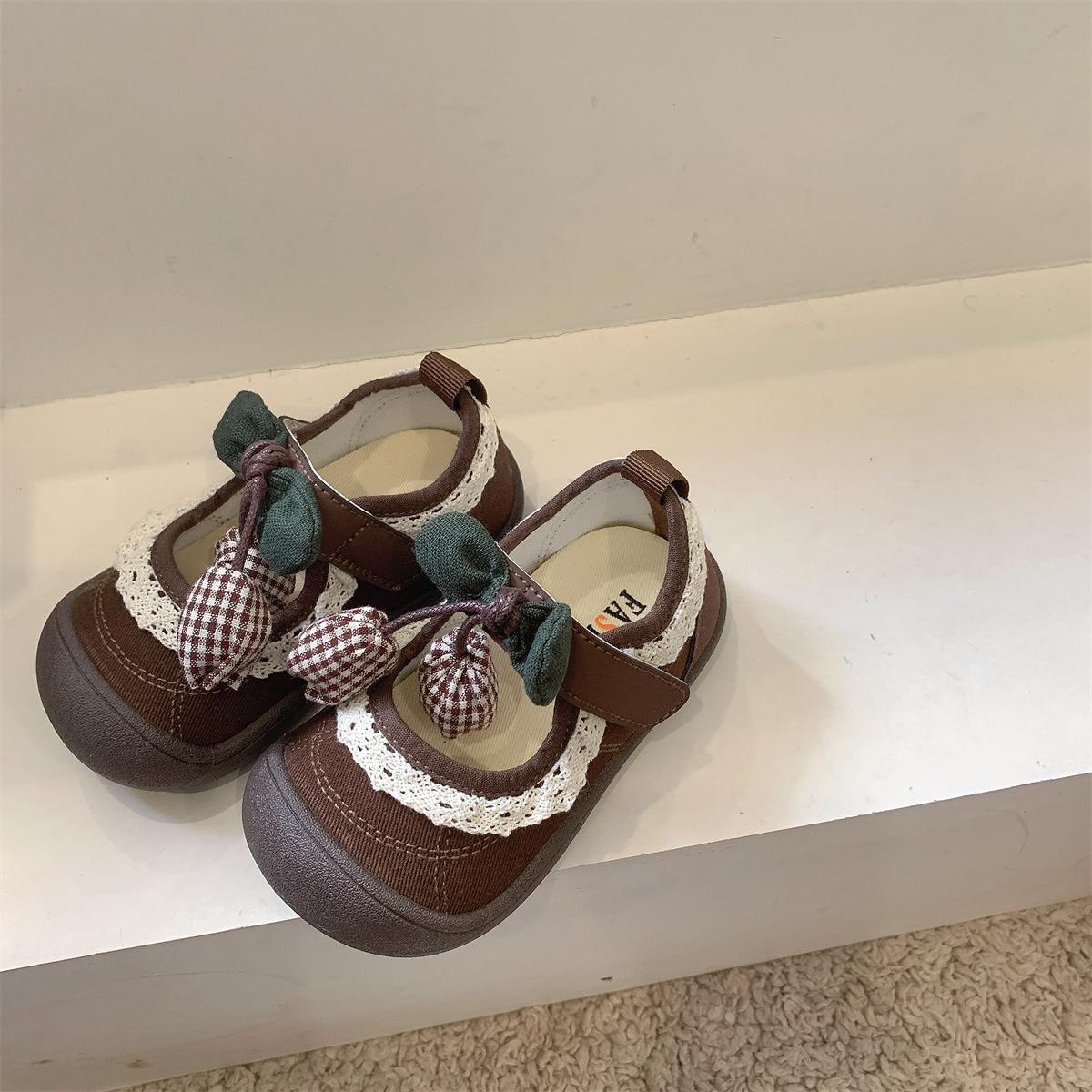 

Summer classmates children children canvas shoes girls shallow mouth cloth shoes kindergarten indoor shoes 28 коричневий