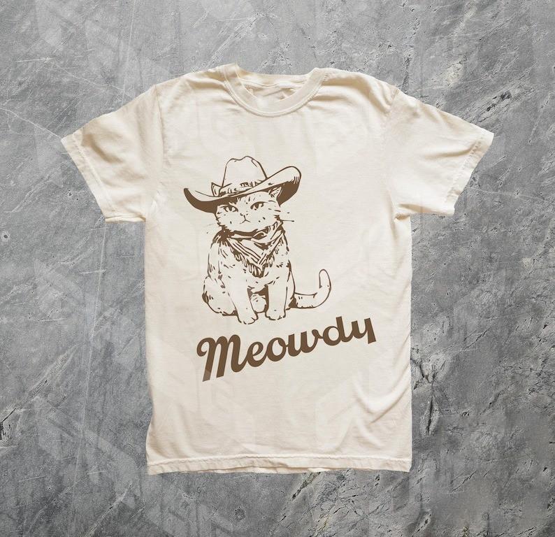 

Meowdy Cute Cat Country Western Vintage Retro 90s Cowgirl Rodeo Life Shirt 2000 Unisex T-Shirt XXL