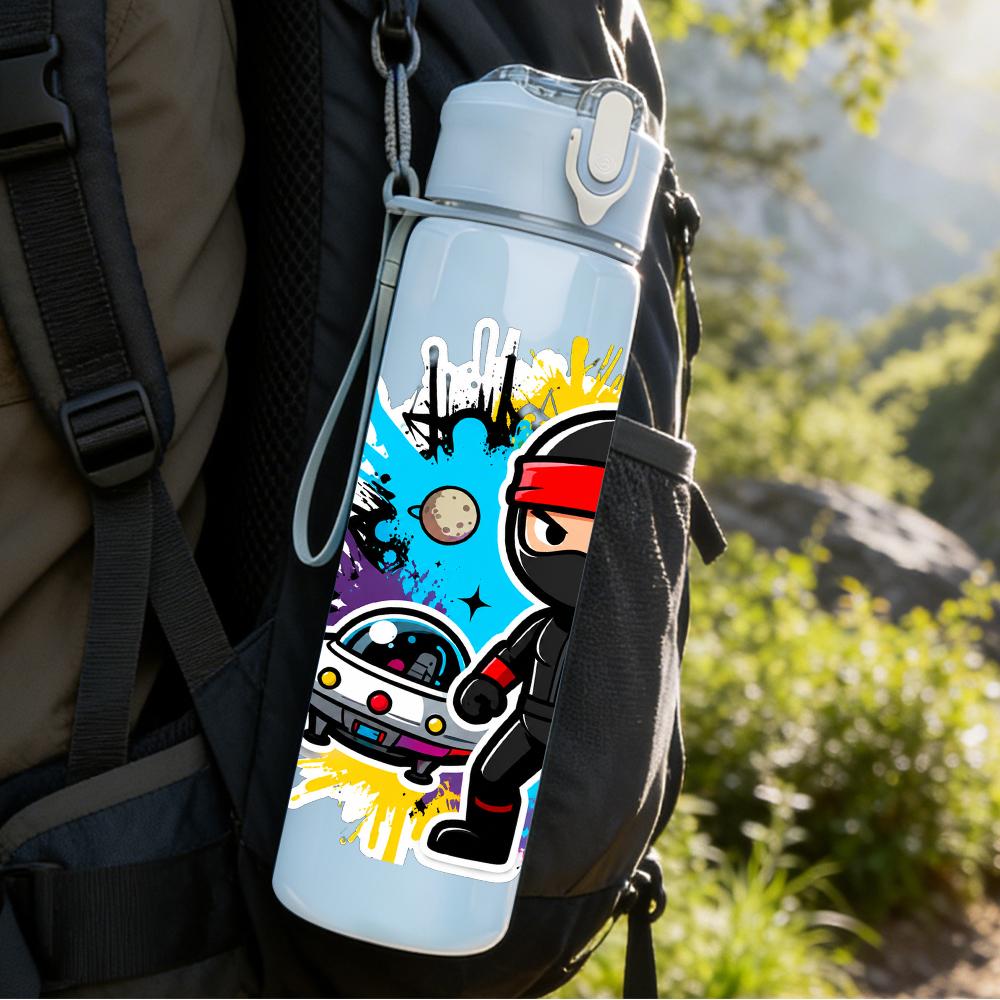 1pz Splash Ninja Bambino Cartone Animato Ritratto 750ml Plastica Colorata Borraccia Anti-perdita Tappo con Cannuccia a Flip Per Sport Ufficio Uso Domestico