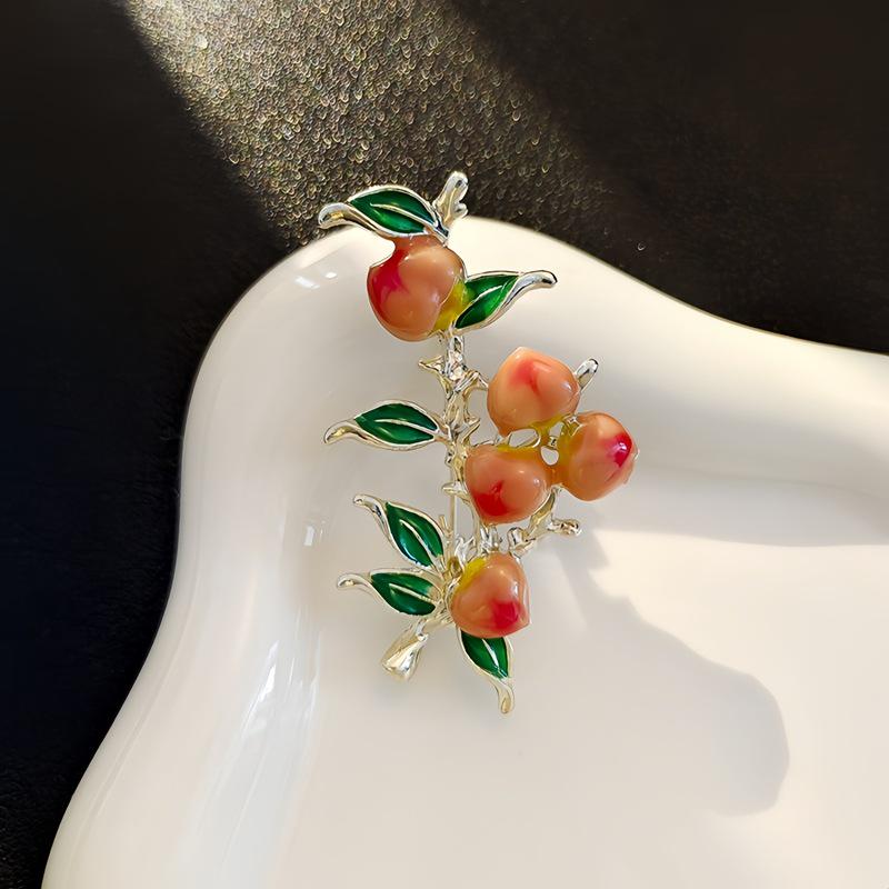 Chinese Style Peach Brooch: Elegant Fruit Design for Women's Fashion