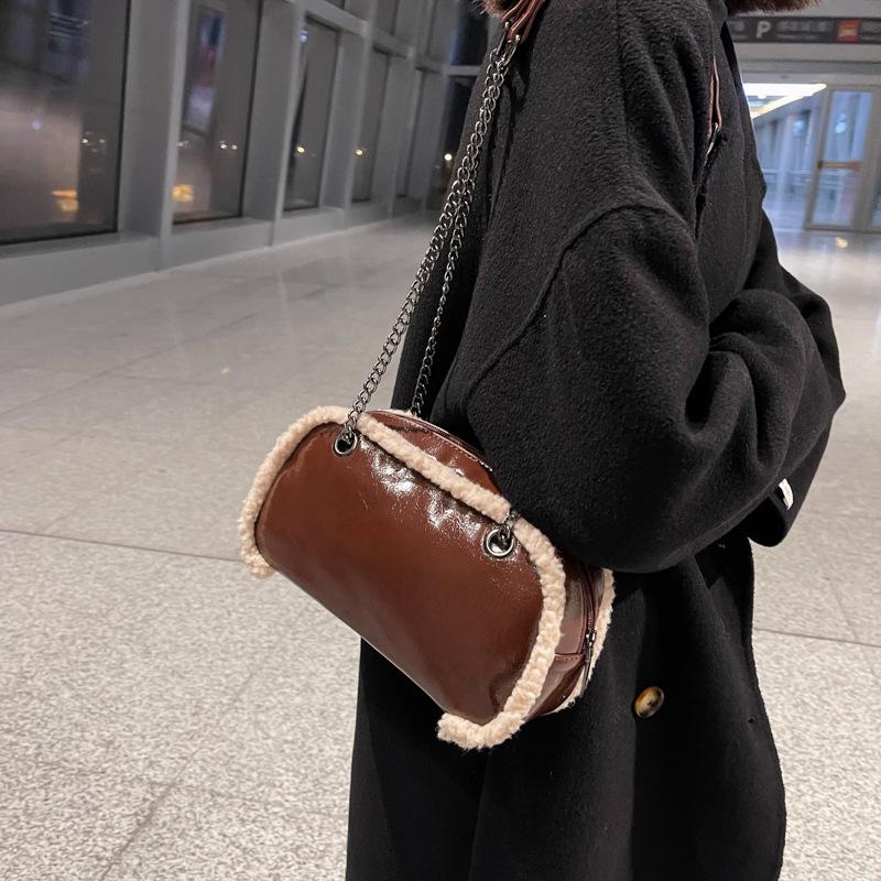 High Texture Fashion Plush Bag Women's 2025 New Foreign Style Versatile Single Shoulder Messenger Bag Lamb Wool Chain Bag Tide