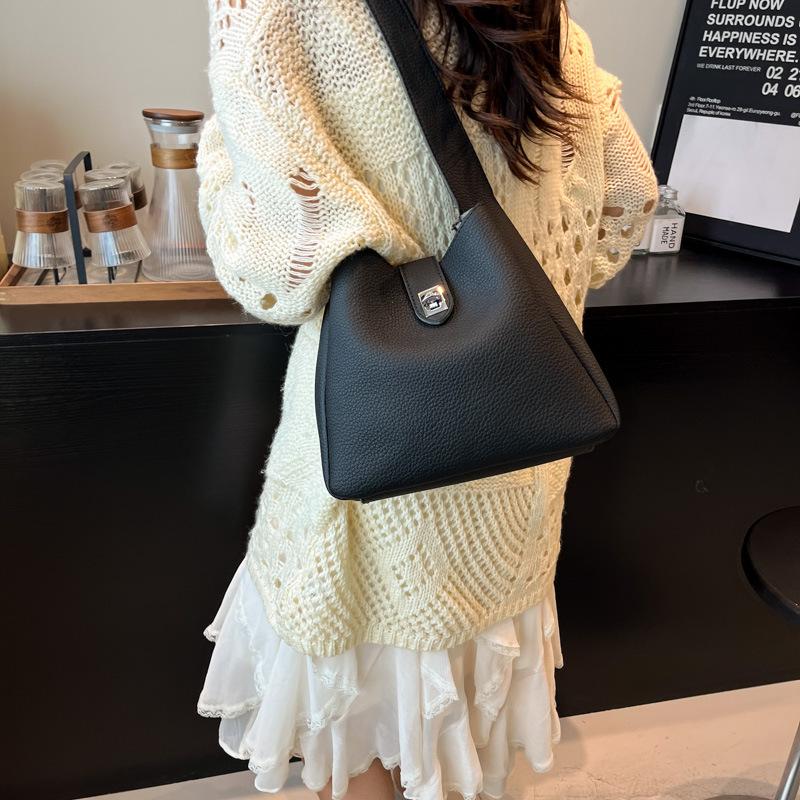 

Новая модная сумка-ведро для通勤, мягкая текстура, большая вместимость, однотонная, сумка для мамы, подмышечная сумка, сумка на плечо чёрный