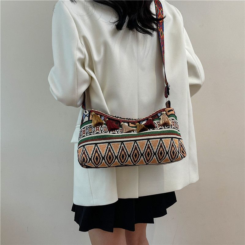 Female Ethnic Style Large Capacity Bag Tassel Bag Tote Bag Crossbody Bag Simple and Beautiful Shoulder