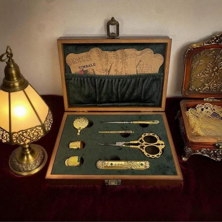 Vintage Sewing Kit European Style Antique Embroidery Scissors Set Portable Sewing Tool Storage Box with Needles Scissors