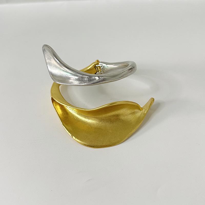 

Ожерелье с золотыми листьями и цветами — европейский и американский стиль, мода высокого класса, преувеличенно открытый дизайн