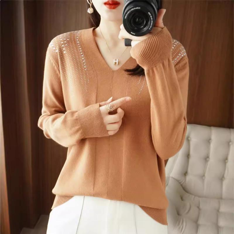 Summer new V-neck shoulder hot diamond knitted sweater women's solid color loose temperament versatile long-sleeved top