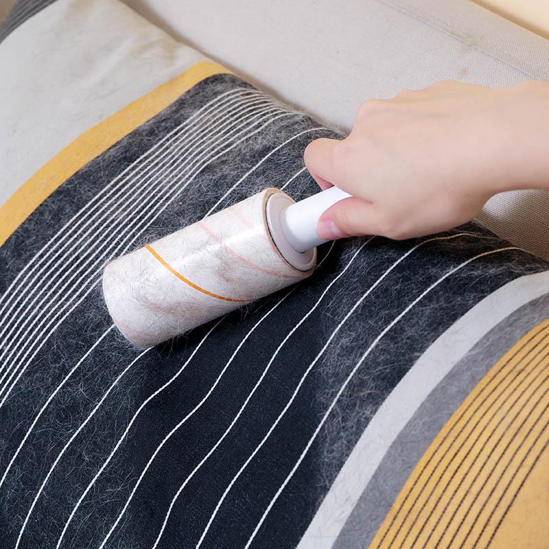 Innowell Mini Lint Roller with Retractable Handle, Portable Clothes Hair Remover, Tear-and-Use Replacement Paper