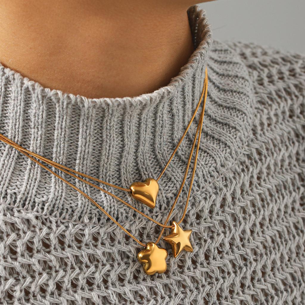 Euro-American Ins style 18k gold stainless steel heart star pendant light luxury high-end clavicle chain necklace