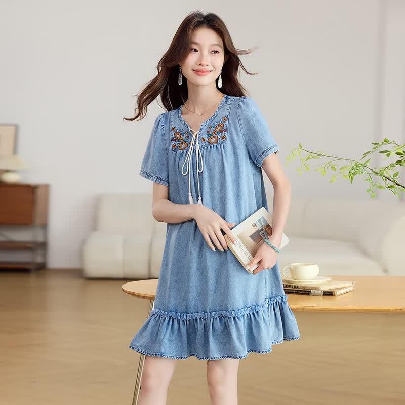 La Chapelle Women's Embroidered Short Sleeve Denim Dress