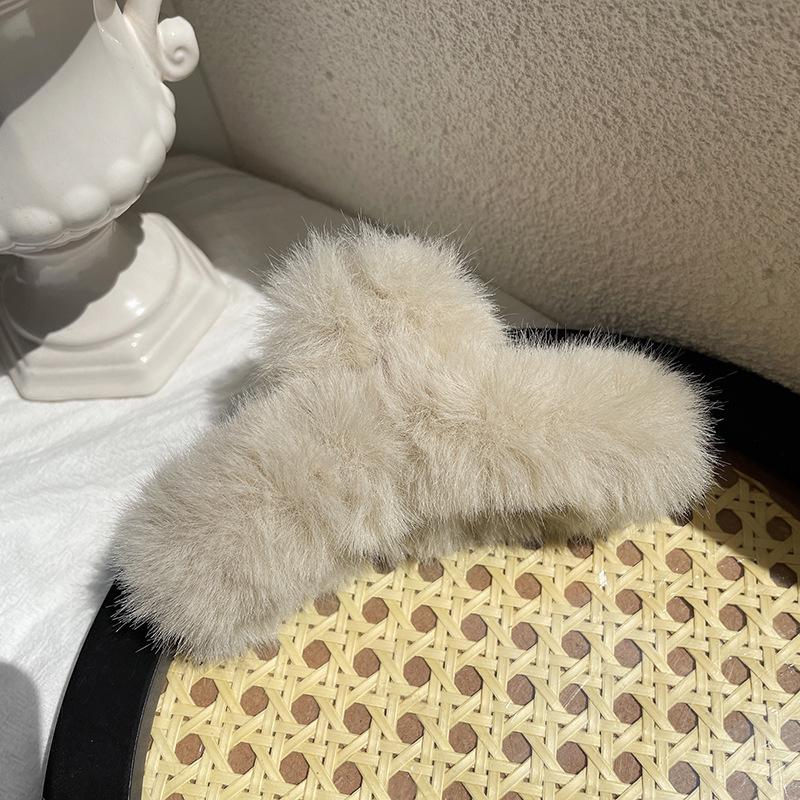 2021 Large Plush Hair Claw Clip for Autumn and Winter