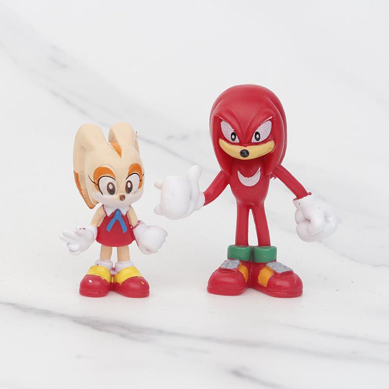 Sonic the Hedgehog Action Figure: Cake Decoration & Claw Machine Toy