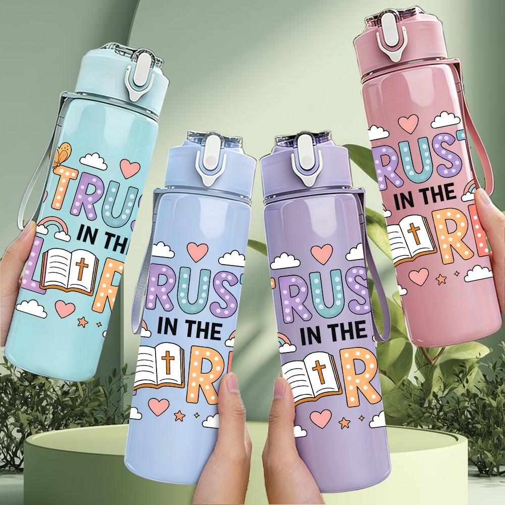 1PC Trust In The Lord Floral Text 750ml Color Plastic Sports Water Bottle Leakproof Flip Straw Lid Suitable for Sports Office Home Use