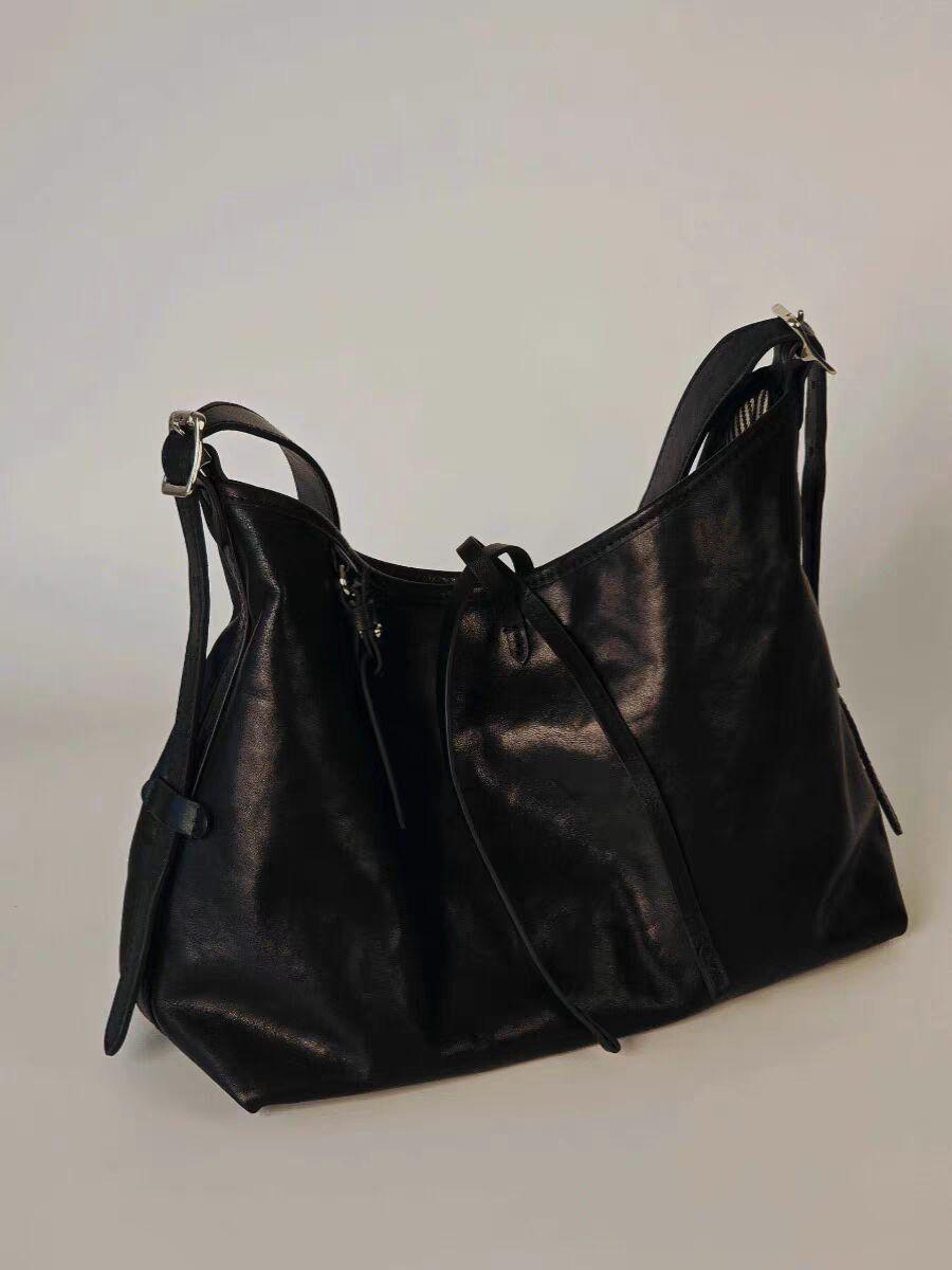 

Женская сумка через плечо в стиле ретро 2024 года: Высококачественная, вместительная сумка чёрный