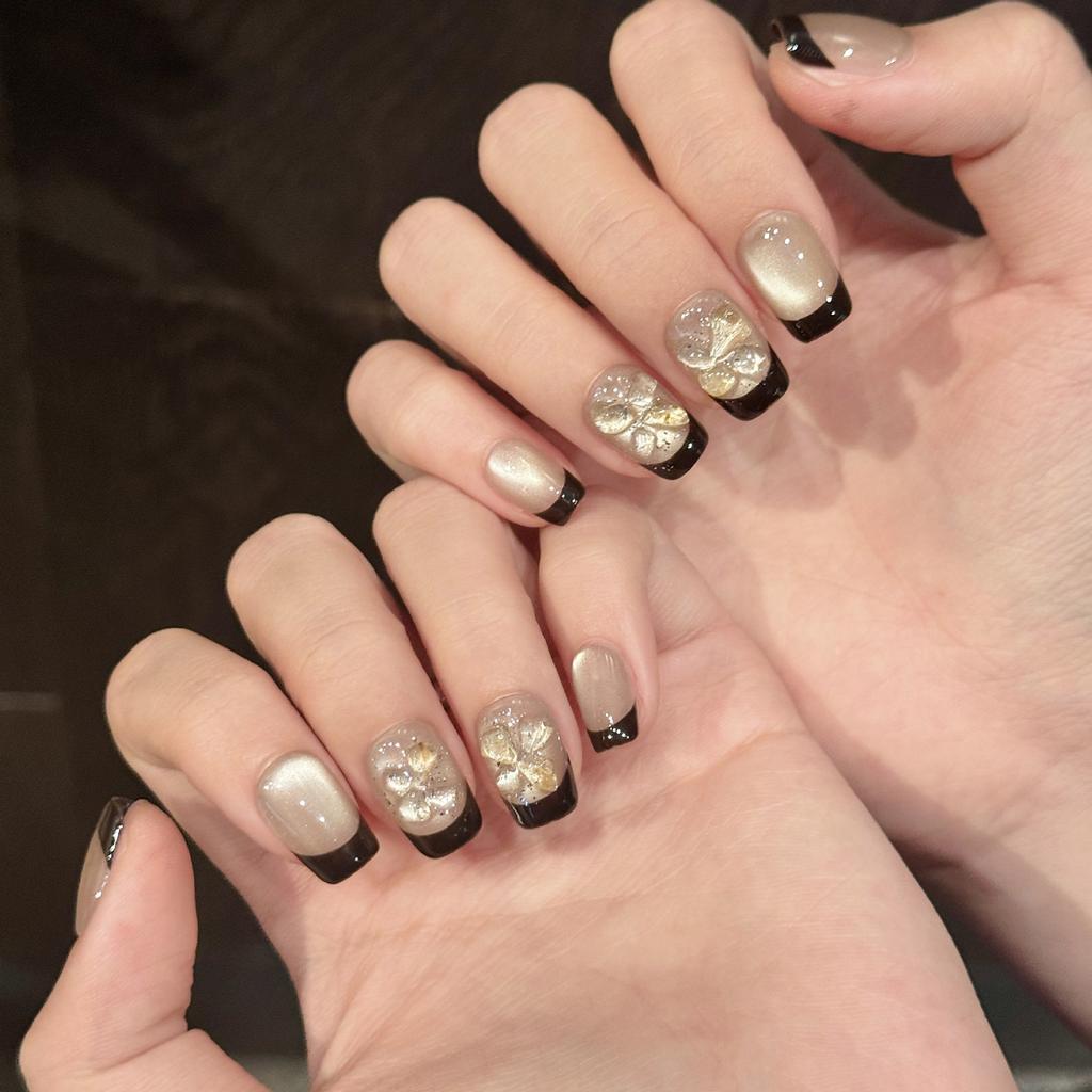 Short Gel Nail Tips Gray Black Bean Paste Color With Cat-Eye Design And Crystal Rhinestones