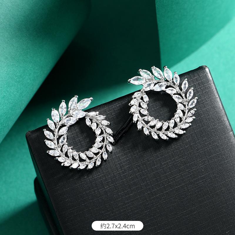 Niche design high-end crystal stud earrings, zircon wheat ears, fringed earrings, women's high-end temperament long earrings.