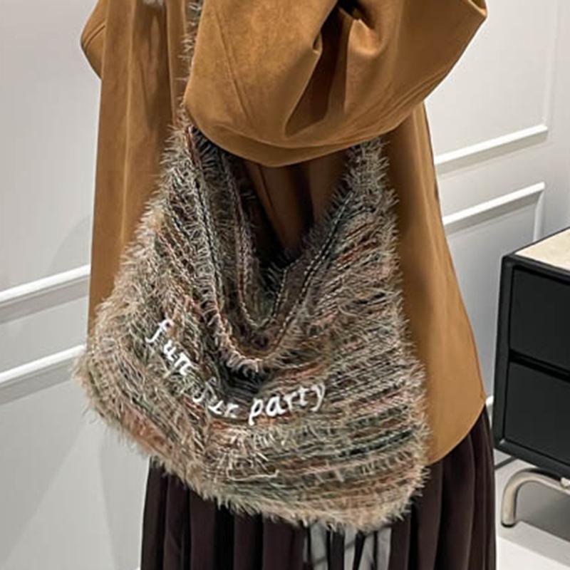 Autumn New Scribbled Plush High-value Lazy Shoulder Bag Retro Letter Embroidered Commuter Fringed Bag