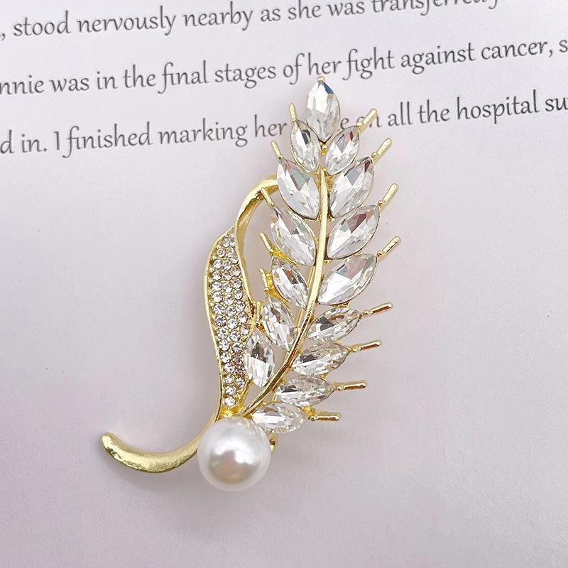 High-End Zircon Wheat Ear Pearl Brooch - Versatile Gold Lapel Pin for Suits