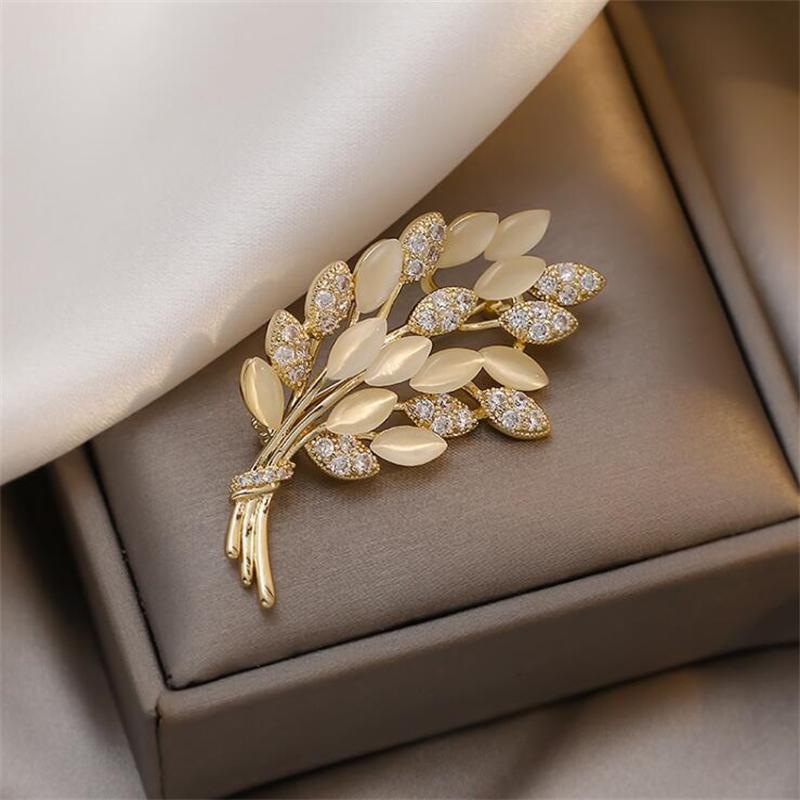 Beautiful Rose Flower Brooches Collection For Women Lady Elegant Flower Pin Summer Design Party Valentine Day Gift