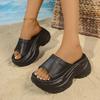 Fashion New Women's Slippers 2025 Summer Solid Round Toe Platform Beach Slippers Light Sandals Outdoor Casual Slippers Women