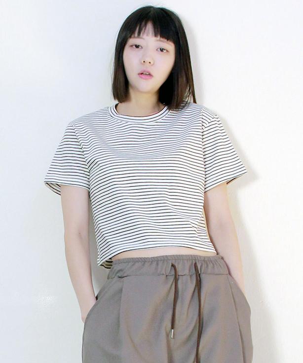 Deumakeu Loose Fit Pinstripe Crop Short Sleeve T-Shirt Ivory