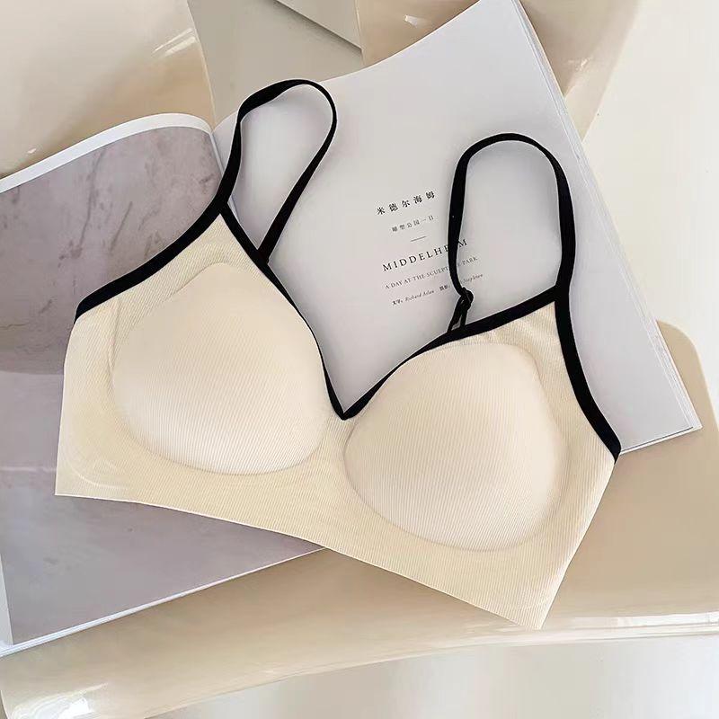 Jelly strip soft support, small breasts inside the clothes are gathered, large and seamless, external expansion of secondary breasts, no steel ring 