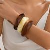 Gennemsigtig Harpiks Armbånd, Overdrevet Uregelmæssig Form Armbånd, Retro Stil Letvægts Lagdelt Armring til Smykkegave
