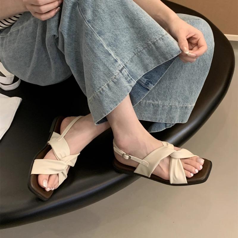 Summer Shoes Skirt Fairy with New Flat Sandals Female Word Beach Shoes Style with Retro